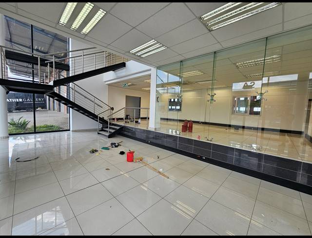 1,345M² WAREHOUSE TO LET IN NORTH RIDING